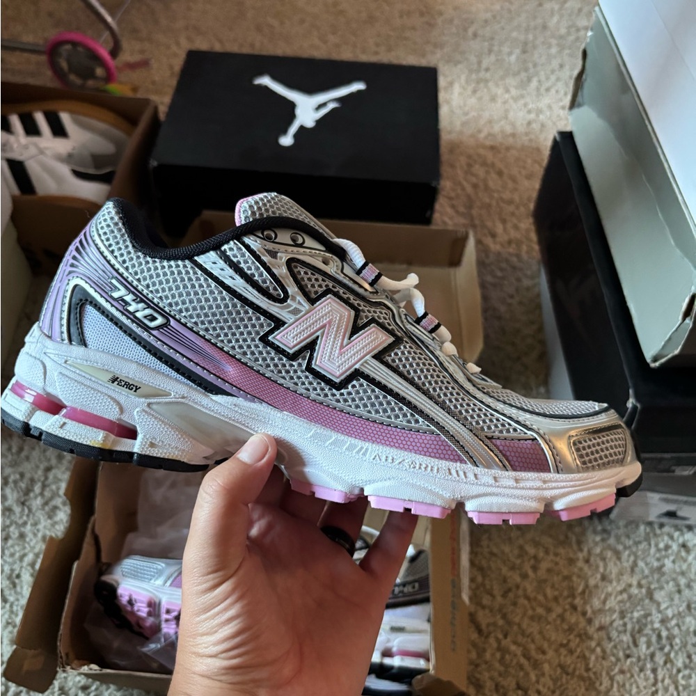 New balance 740 silver and pink